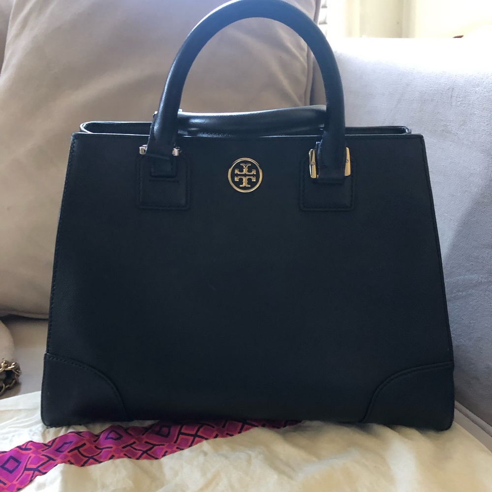 Tory Burch Robinson medium black saffiano tote
